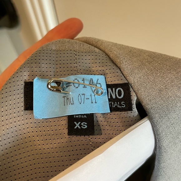 Young Men’s Murano XS Vest & 28x28 Pants - Picture 4 of 10